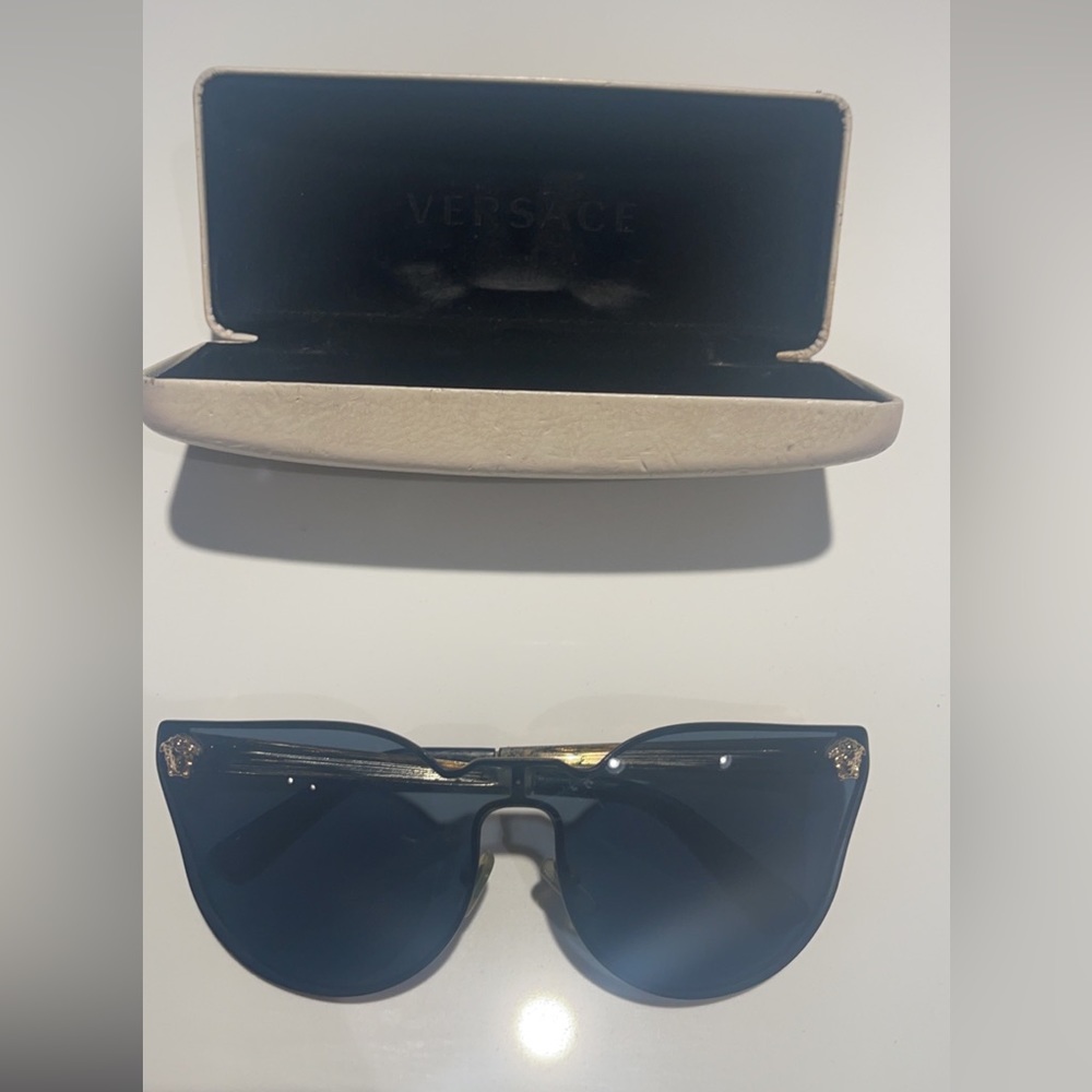 Versace- Black cat eye styles sunglasses (authentic)